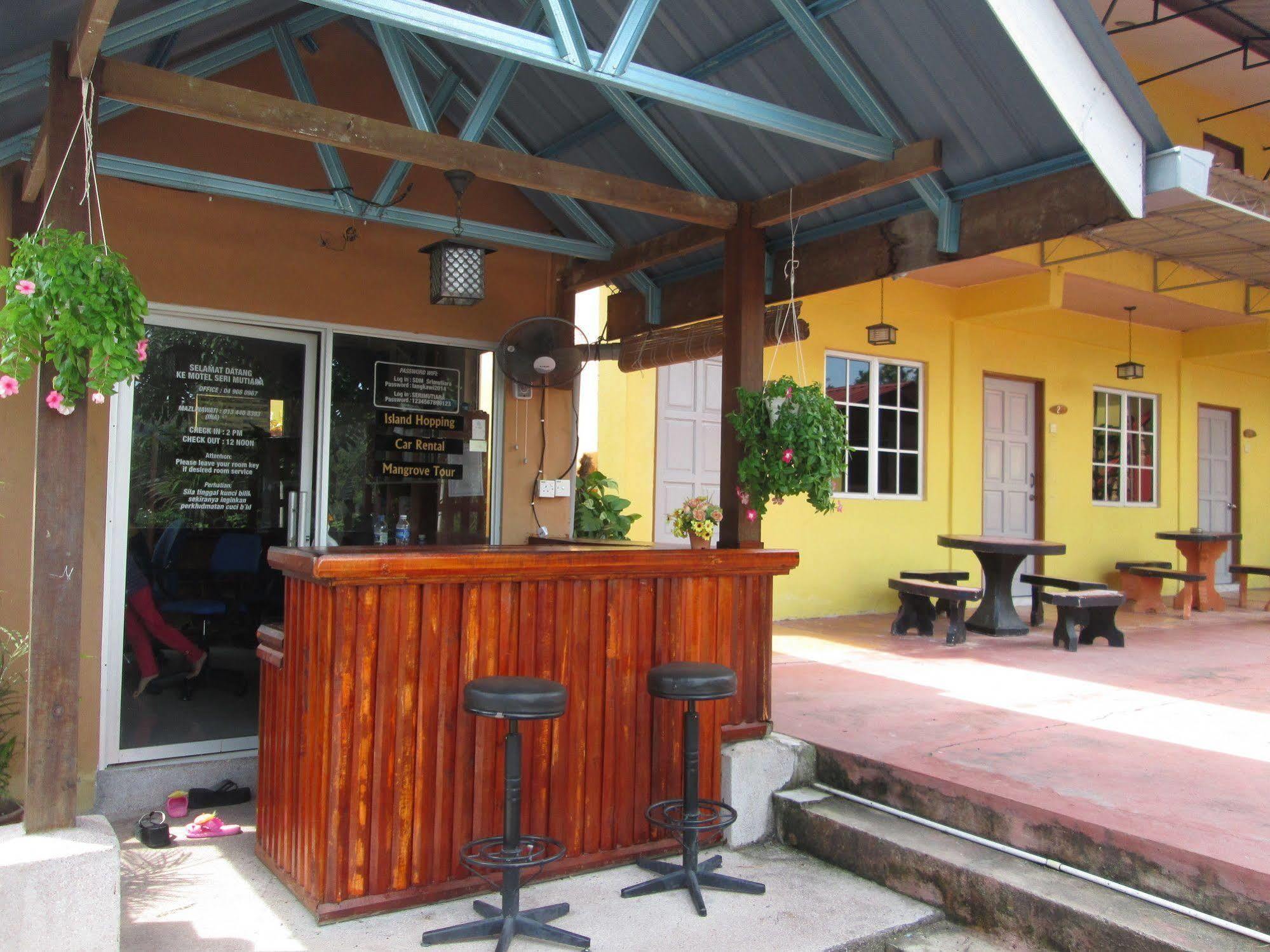 Motel Seri Mutiara Kuah Exterior foto